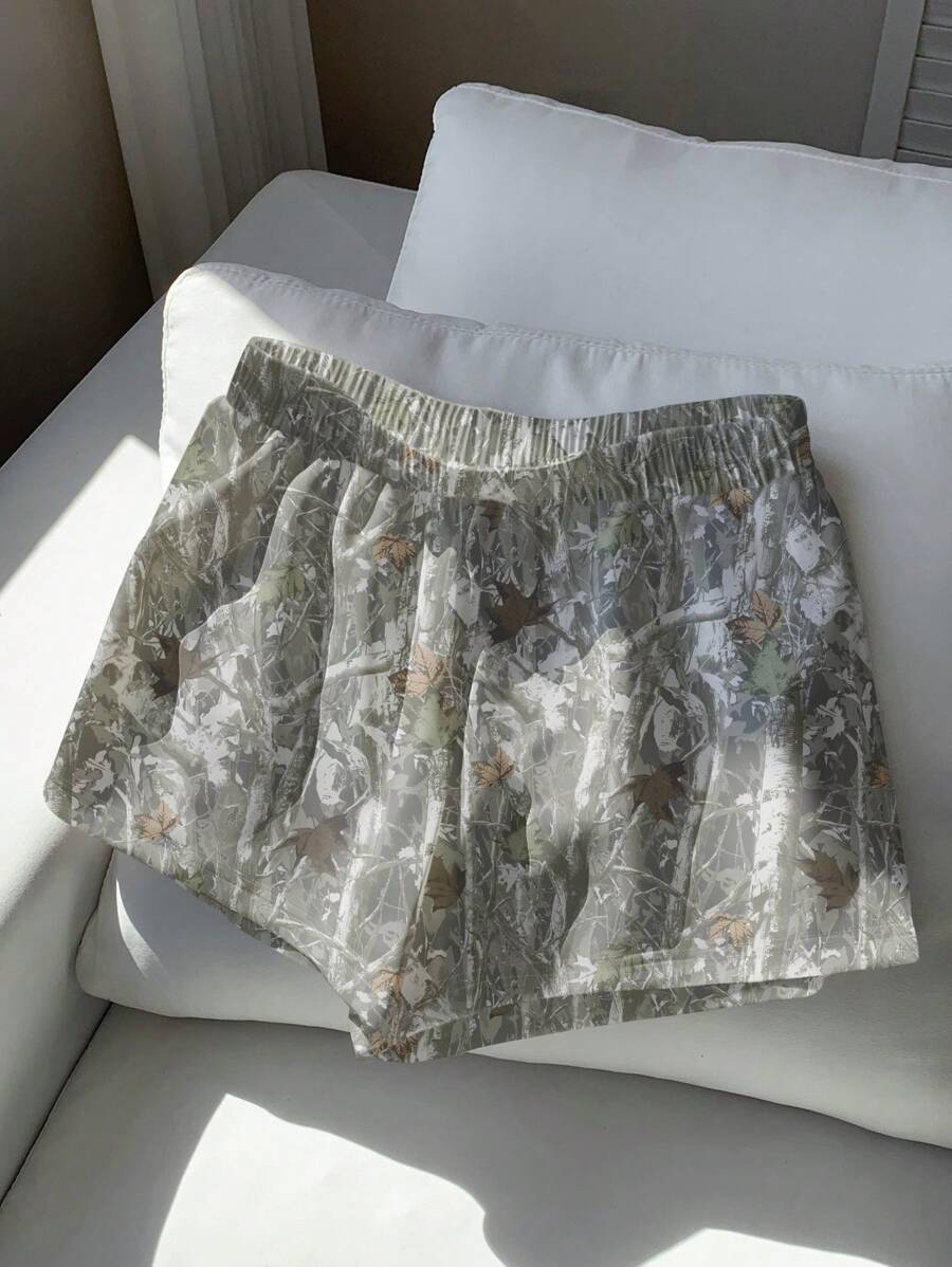 SHEIN EZwear Women's Casual Vintage Camo Tree Branch Print Mid-Rise Loose Plus Size Shorts Lounge Shorts Printed Shorts Suitable For Going Out - Multicolor - View 1