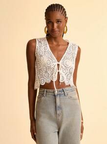 CAJUNI 女式波西米亚风热带白色刺绣不对称下摆休闲度假海滩短款上衣，春夏 - 白色 - 查看 8