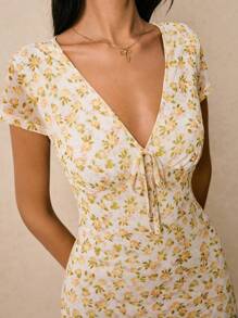 Poéselle Vestido mini de mujer de manga corta con cuello en V y nudo delantero, con estampado floral para el verano