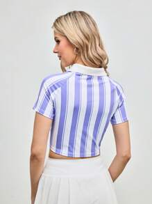 SHEIN Sports 女式字母条纹插肩短袖短款运动 Polo 衫 - 藍白色 - 查看 2