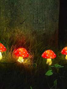 SHEIN 8 pièces/12 pièces Lumières de chaîne alimentées au soleil en forme de champignon rouge, lumière chaude pour l'extérieur, lumières de chemin à LED pour patio, convient pour le jardin, l'herbe, la clôture, les massifs de fleurs, décoration d'ambiance nocturne (nouveau style/ancien style envoi aléatoire)