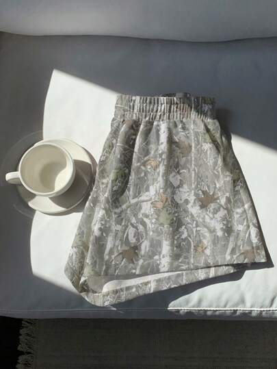 Comfortcana Women's Casual Vintage Camo Tree Branch Print Mid-Rise Loose Plus Size Shorts Lounge Shorts Printed Shorts Suitable For Going Out