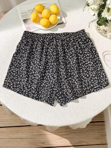 SHEIN EZwear Shorts de verano para mujer de talla grande con estampado de letras y flores pequeñas en un diseño casual