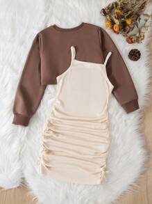 Set de 2 piezas para niñas: Blusa de manga larga y cuello redondo en unicolor, y vestido fruncido con gráfico de letras, adecuado para salidas, reuniones y cualquier ocasión