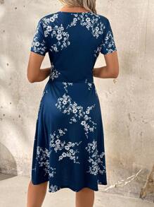 SHEIN Clasi 女式花卉印花斜领褶饰腰部及膝夏季度假连衣裙