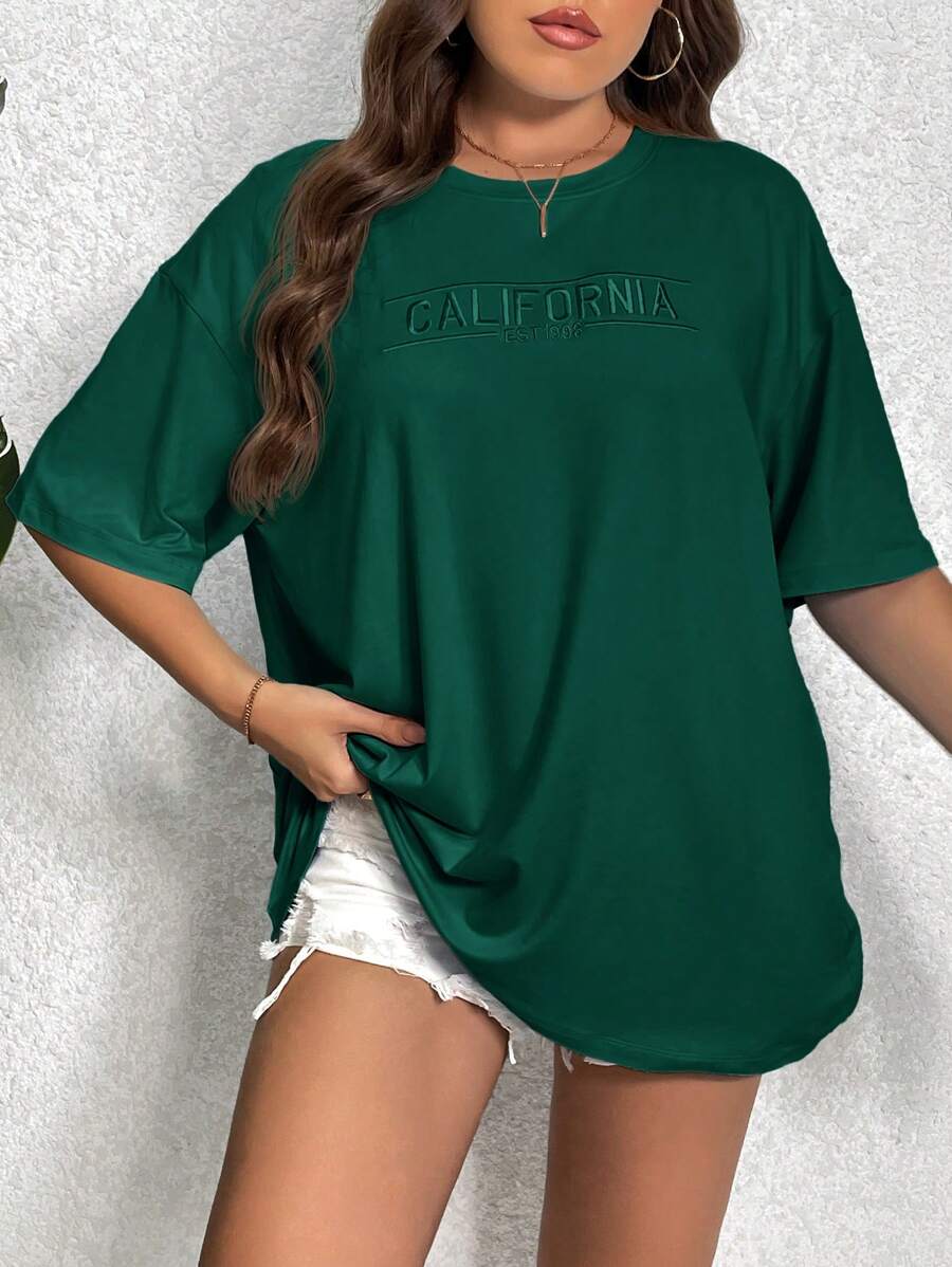 SHEIN Essnce Plus Embroidery Letter Pattern Drop Shoulder Tee Plus Size T Shirt Girls - Dark Green - View 1