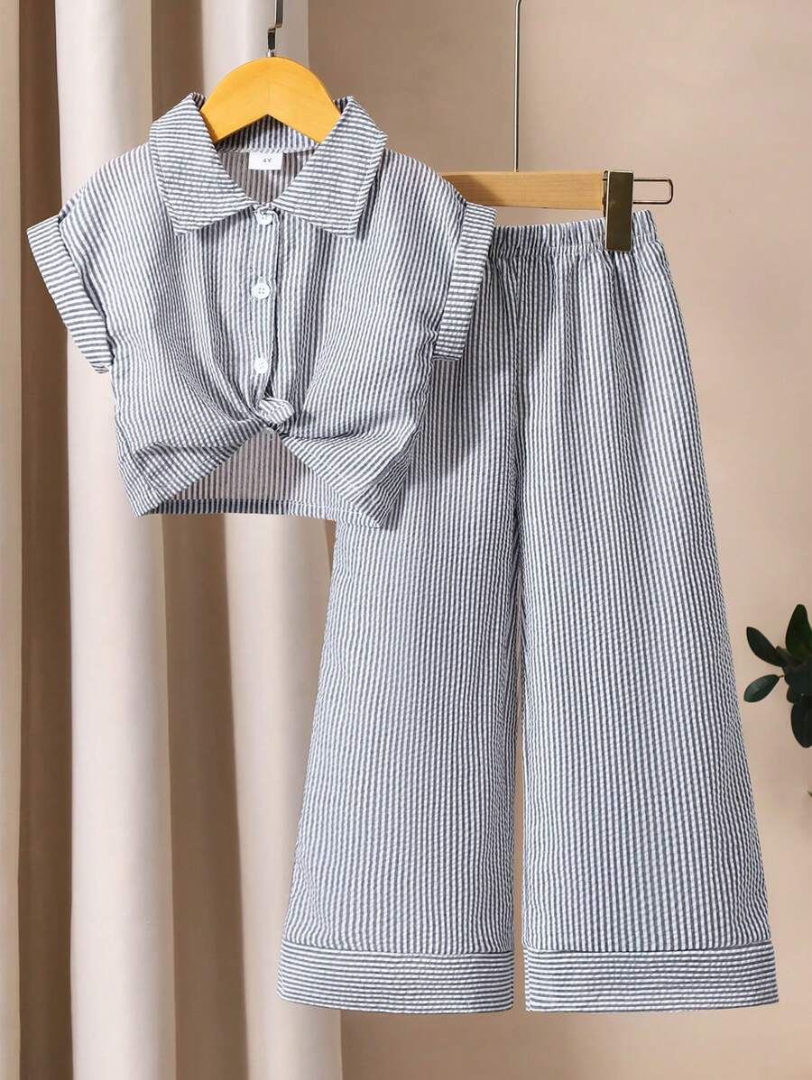 SHEIN 2件套少女条纹翻领无袖开衫上衣和直筒裤套装 - 黑與白 - 查看 1