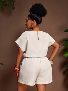 Slaydiva 2025 新款春夏大码复古西部/热带/音乐节/俱乐部/公路旅行/休闲/城市度假/毕业约会/优雅度假女士搭配亚麻圆领蝙蝠袖宽松上衣搭配荷叶边下摆高腰短裤 2 件套 - B - 卡其色 - 查看 7