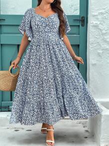 SHEIN Clasi Curve Plus Size Women's Romantic Daily Leisure Vacation Blue And White Ditsy Floral Sweetheart Neck Ruffled Lotus Sleeve Waist A-Line Long Dress,Honeymoon Outfits Woman,Summer Dresses For Women,Vacation Outfits Woman,Country Concert Outfit,Casual Dress,Ruffle Skirt,Going Out,Ditsy Floral Dress Women - Blue and White - View 2