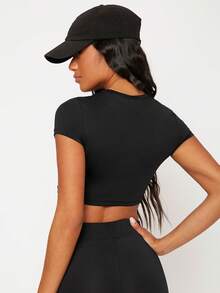 SHEIN BASICS 女款色假領短版上衣 - 黑色 - 查看 3