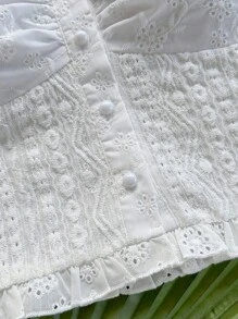 Soleia 女式白色休闲纹理面料荷叶边露肩纽扣衬衫，适合度假、海滩、夏季、波西米亚风、钩针、亚麻， - 白色 - 查看 6