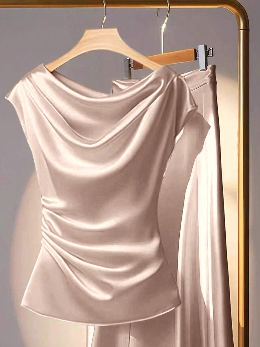 Franclia Women's Plain Simple Pleated Shirt - Khaki - View 1