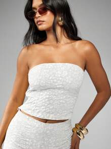 MISSGUIDED Embossed Floral Jacquard Bandeau Summer Two Piece Festival Party Vacation Beach Co Ord Shorts Set - White - View 5