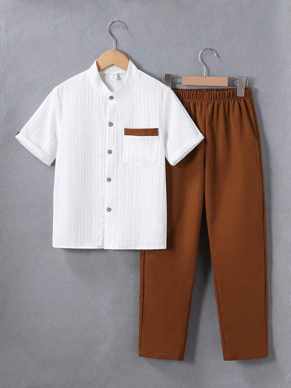 SHEIN Set de 2 piezas de camisa blanca y pantalones de estilo universitario informal para jóvenes mayores