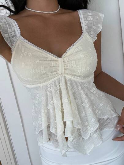 SHEIN EZwear เสื้อยืดผู้หญิง คอกลม แขนสั้น แต่งลูกไม้ระบาย ชายเสื้อหวาน สไตล์เสื้อครอป, เสื้อเรฟ, เสื้อซีทรู สีเหลืองครีม เหมาะสำหรับฤดูใบไม้ผลิและฤดูร้อน, เสื้อตุ๊กตา