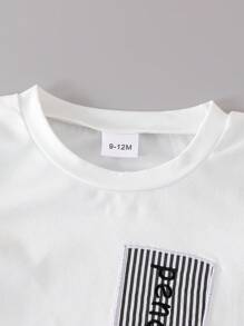 SHEIN Vintaside Kids Conjunto de 2 piezas para niños pequeños: Camiseta de manga corta de punto blanca con bordado lindo y estampado de lápiz, y pantalones cortos casuales de rayas tejidos, adecuado para verano, deportes al aire libre y atuendo de ocio