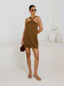 AiiRZ Vestido mini de cuello halter de satén con detalle de nudo delantero, elegante para fiestas de noche, bodas y ocasiones especiales de verano, vestidos de verano para mujer, ropa bohemia para mujer - Marrón Chocolate - Ver 3
