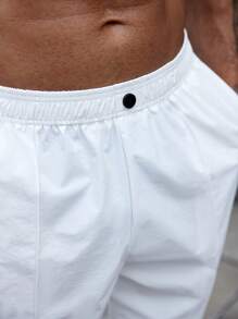 Manfinity RelaxMax Men's Solid Color Pocket Summer Casual Shorts