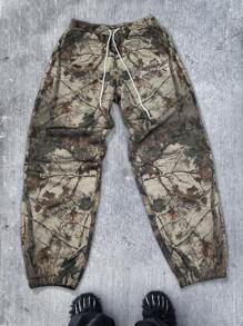 Manfinity EMRG 男士休闲街头树印花抽绳腰运动裤，适合狂欢