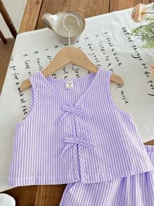 SHEIN Conjunto de 2 piezas de niña joven con top de cuello redondo de rayas tejido y shorts tejidos - Morado - Ver 3