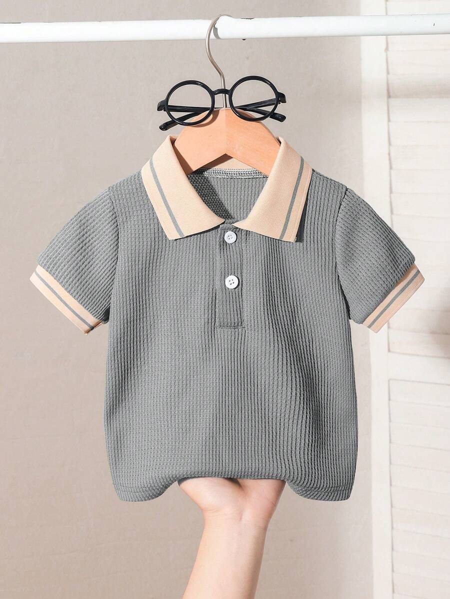 SHEIN Playful Pals 嬰兒男童經典灰色華夫格 Polo 衫 夏季休閒短袖純棉鈕扣上衣 返校日職業日學校假期復古上衣 - 灰色 - 查看 1