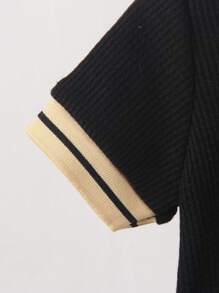 SHEIN Playful Pals 嬰兒男童黑色 Polo 衫 華夫格面料 短袖休閒上衣 夏季職業日返校穿搭 復古純棉幼童翻領鈕扣開襟衫 - 黑色 - 查看 5