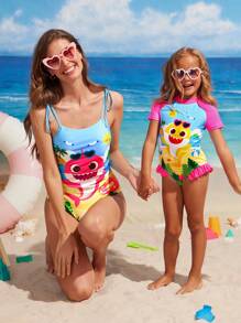 BABY SHARK X SHEIN Traje de baño de una pieza con estampado de tiburón de dibujos animados y mangas raglan para niña en estilo de vacaciones de playa de verano