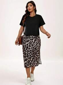 SHEIN LUNE Plus-Size Women'S Boho Summer Black T-Shirt + Leopard Print Side Slit Skirt Casual Women'S 2-Piece Set