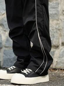 Manfinity Hypemode Men's Street Casual Collegiate Style Y2k Sweatpants, Summer Streetwear Track Pants, Fall - Black - View 3