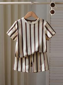 Souflis Souflis 2 pièces/Set T-shirt à manches courtes à rayures gaufrées et short pour tout-petits garçons d'été, en tissu gaufré de haute qualité, design col rond simple, motif de poitrine rayé vif, short à taille élastique, convient pour les escapades, les vacances, les voyages, la détente, les bains de soleil, l'été
