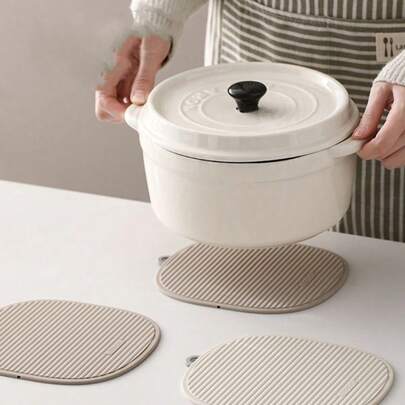 1pc Multipurpose Dining Table Mat, Kitchen Striped Non-Slip Heat-Resistant Placemat, Silicone Thick Insulation Pad, Slip Proof Kitchen Items, Practical Holiday Home Gift