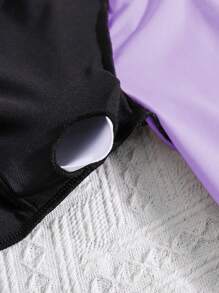 SHEIN Conjunto de traje de baño de ajuste ceñido con mangas raglan y bloques de color morado y negro, adecuado para adolescentes y niñas jóvenes para el verano y la playa