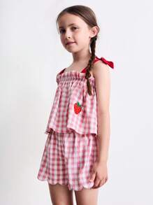 SHEIN Conjunto de niña joven con blusa de cuadros, camiseta con lazo y shorts con dobladillo de volantes - Multicolor - Ver 1