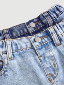 SHEIN 2件套年轻女孩海军蓝和浅蓝色牛仔宽松破洞短裤，春夏休闲度假