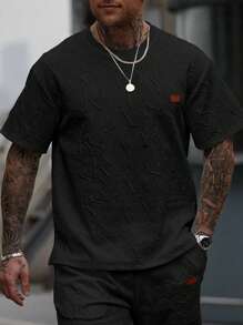 Manfinity CasualCool 男士休闲圆领T恤，INS简约时尚英文字母压花纹理面料男士纹理T恤。黑色 - 黑色 - 查看 4