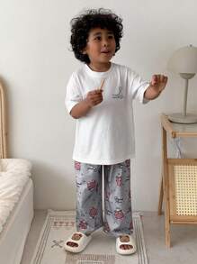 DAZY Young Boy Cartoon Bear & Letter Print Drop Shoulder Loose T-Shirt And Wide Leg Loose Pants Pajama Set, Summer