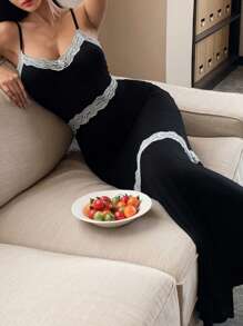 DAZY Nuisette longue pour femmes en patchwork de dentelle sans manches - Noir - Voir 1