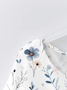 EMERY ROSE Plus Size Floral Print Casual Loose Round Neck Short Sleeve Shirt, Suitable For Summer Chic Blouses For Women - Blue and White - View 3