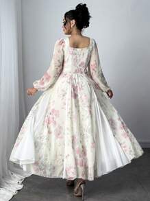 Modelyn Vestito lungo in chiffon con patchwork floreale in taglie comode, abito romantico ed elegante adatto per le vacanze, per primavera/estate