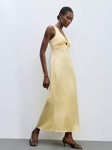 SHEIN X LOS FAVORITOS DE ANA GONZALEZ Maija 2025 Novo Vestido de Outono/Inverno para Mulheres com Decote em V, Renda, Recortes e Ombros Vazados, Moderno, Elegante, Urbano, Romântico, Refinado, Rústico, Estilo de Música, Festival, Aeroporto, Rua, Casamento, Convidado, Aniversário, Halloween, Negócios, Casual, Encontro, Festa, Saída, Convidado de Casamento, Formal - Amarelo - Visão 2