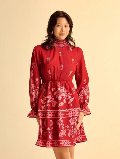 CAJUNI Avslappnad långärmad tryckt shift-miniklänning för kvinnor