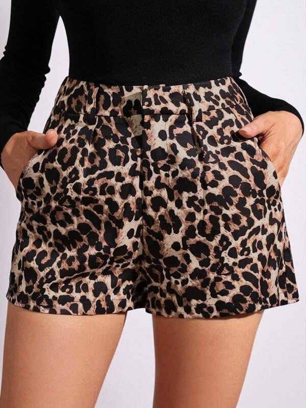 Lavishia Pantalones cortos con bolsillos en ángulo con estampado de leopardo, conjunto de ropa de mujer para otoño