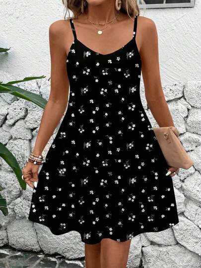 SHEIN LUNE Vestido tipo sol de talla grande con tirantes finos, estampado floral diminuto y estilo minimalista casual, adecuado para el verano
