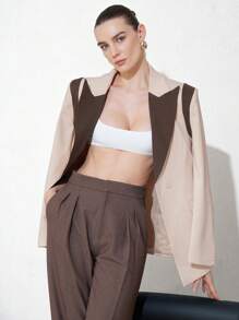 Aveloria Modichic 时尚通勤精致经典蓝黑拼色正面设计缺口领、V 领、收腰、修身、垫肩、合身单排扣长袖女式西装外套