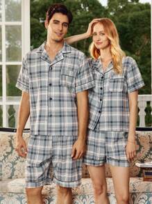 SHEIN EverLounge 1 Set de pijama de camisa de manga corta con cuello de solapa y pantalones cortos con estampado de cuadros para hombres