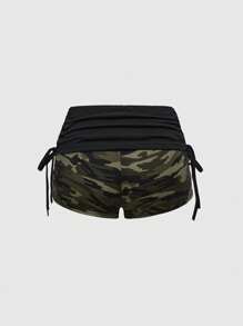 ROMWE Conjunto de 2 piezas con parte superior de tirantes y shorts con estampado de estrella de camuflaje y cruz, estilo Y2K