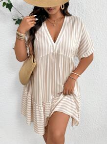 SHEIN Frenchy 大码女式V领短袖休闲度假条纹连衣裙 - 杏色 - 查看 7