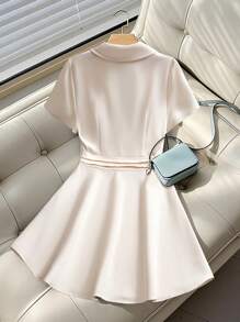 Chiquease Robe courte pour femme avec col, froncée et à boutons devant