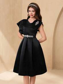 SHEIN 优雅奢华的少女缎面串珠连衣裙