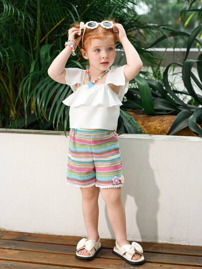 年轻女孩度假风格彩色条纹纹理面料白色蕾丝边钩针3D花朵短裤